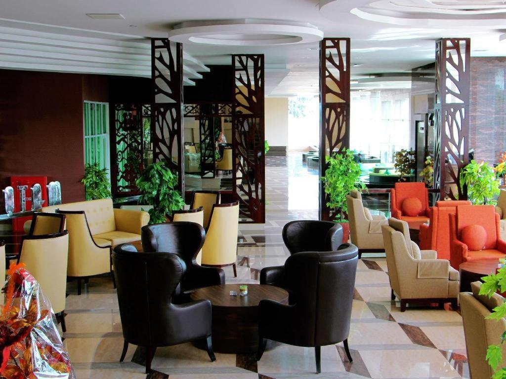 The Belagri Hotel y Convention Sorong Exterior foto