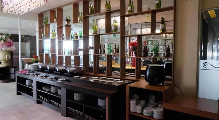 The Belagri Hotel y Convention Sorong Exterior foto